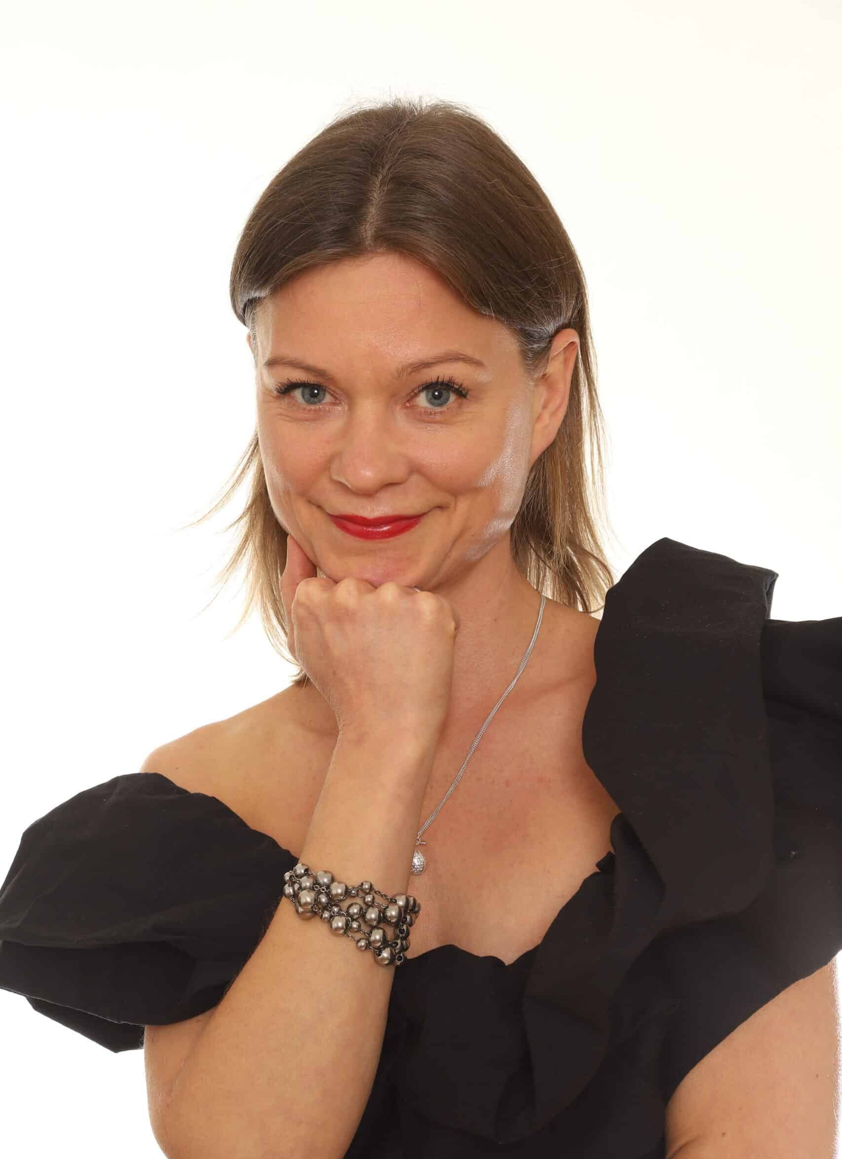 A headshot of the opera singer Petra Valman
